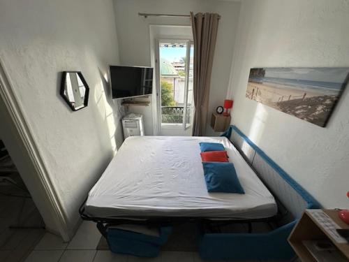 Studio w parking, close to film Festival Palace