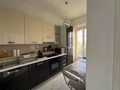 Studio w parking, close to film Festival Palace