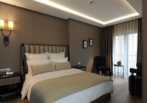 Deluxe Double or Twin Room with Balcony