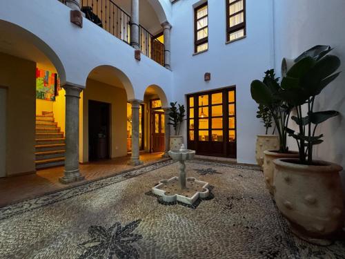 10 pax Downtown The Emir's Villa Free Parking