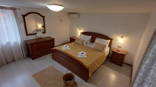 Casa Šimeti Charming Mediterranean Home near Poreč with Private Garden & Free Parking