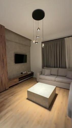 Noir Oak - Modern Stay in Orikum