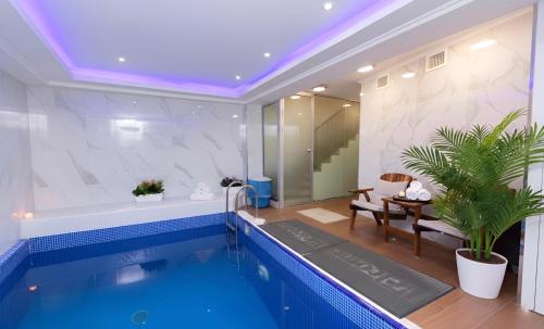 Seven Beauties Hotel