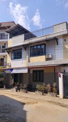 ChanthaSouk Vang Vieng Entire Villa