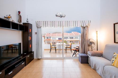 One-bedroom Apartment With Terrace, Pool and Partial Sea Views