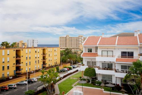One-bedroom Apartment With Terrace, Pool and Partial Sea Views