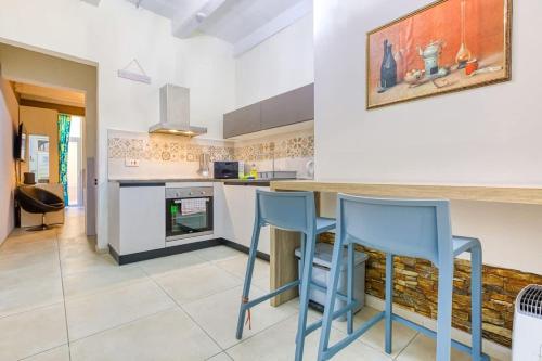 Foto Seaside Sliema Escape 1-Bed Maisonette Near Sea 1