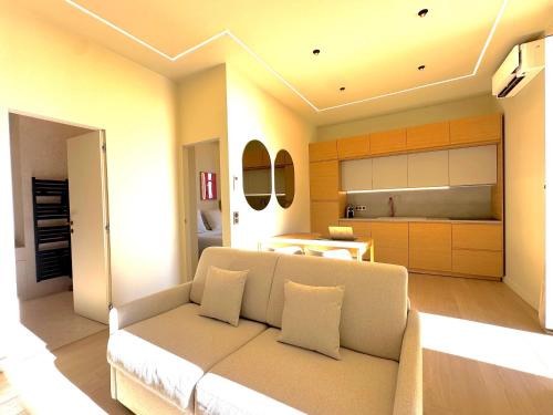MONACO - MENTON - SEA VIEW - FULL CLIM - 2 BEDROOMS - PREMIUM LOCATION - LUXURY RENOVATED - PARKING - BALCONY - BEAcH and SUN