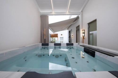 Chania Luxury City Retreat , Hammam & outdoor Jacuzzi