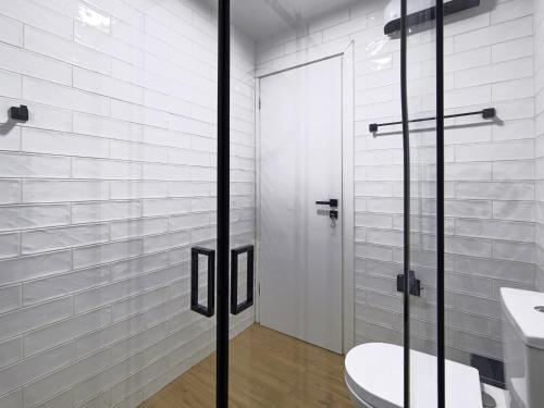Modern Comfort in Kipseli