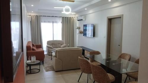 Modern and equipped 3-room apartment with swimming pool, gym