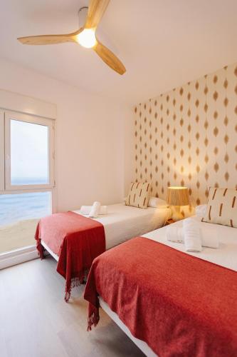 Beachfront apartment in Las Canteras S5
