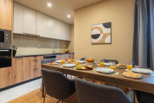 Elegant Modern Flat with Balcony by HostWise