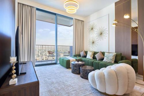 Luxury 1BR Apartment Steps from Dubai Hills Mall