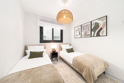 CasaBlanka Boutique Apartment, Sunny Terrace & Heated Pool - Lagoons Village Resort