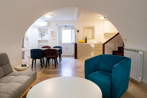 LUAN OLD TOWN APARTMENT by DuHomes