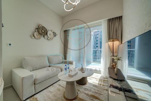 Elegant 1BR with Sofa Bed Close to Metro
