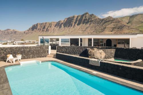 Canaryislandshost I Serena