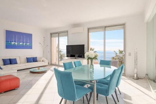 Superb Bright Apartment with Sea View