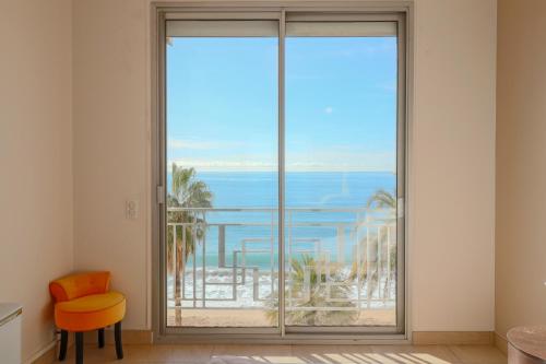 Superb Bright Apartment with Sea View