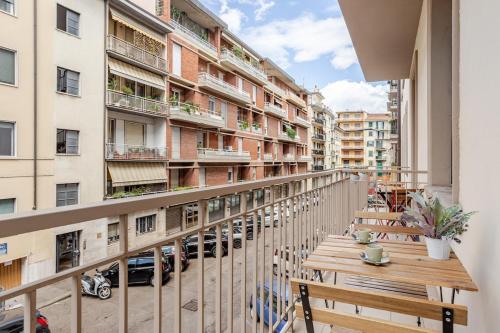 Accommodation near the center with river views
