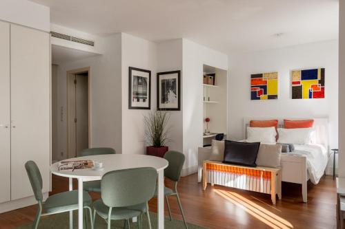 HOSTEE - Lisbon Urban Studio with parking