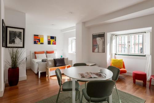 HOSTEE - Lisbon Urban Studio with parking