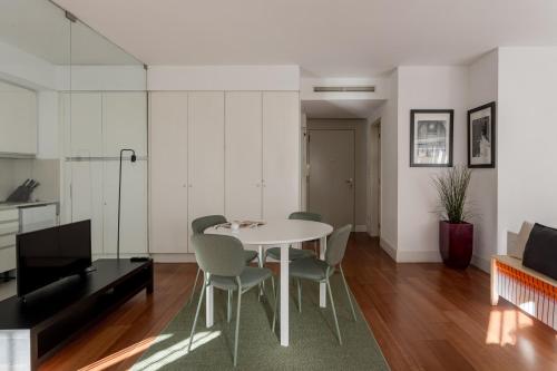 HOSTEE - Lisbon Urban Studio with parking