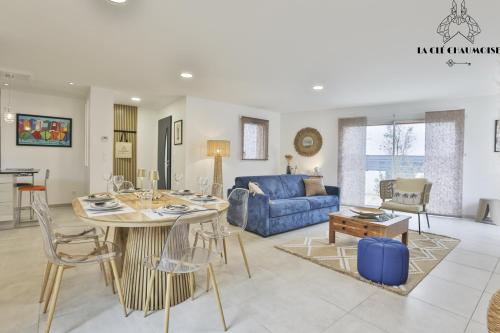 Alona-Maison de standing proche commerces et plages