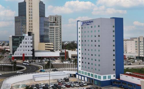 Holiday Inn Express Veracruz Boca del Rio by IHG — Lobby or reception