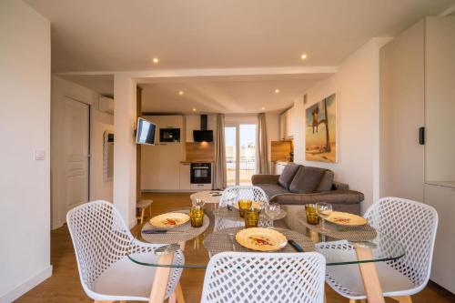 Antibes SkyView - central, cocooning avec terrasse et parking
