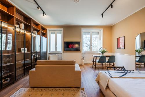 tHE Icon Suite - Duomo View