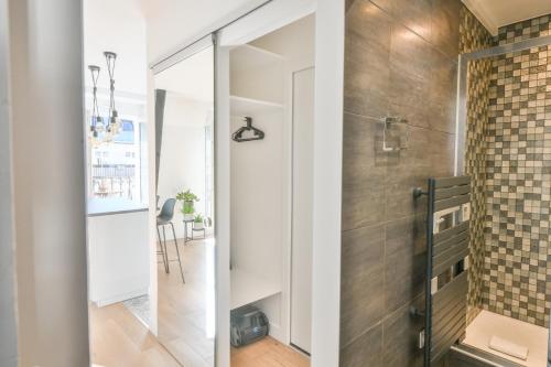 Paris Central 1 bedroom Apartment with AC