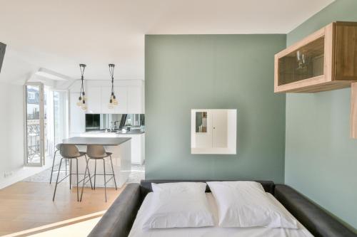 Paris Central 1 bedroom Apartment with AC