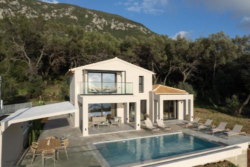 Villa Elais by PosarelliVillas