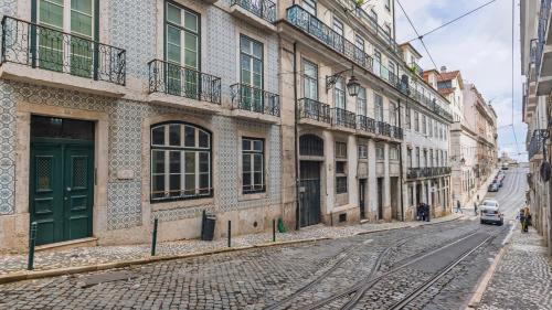 Chiado Aura Apartment by LovelyStay