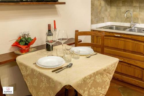 Florentine Apt Pontevecchio by Florence Sweet Homes