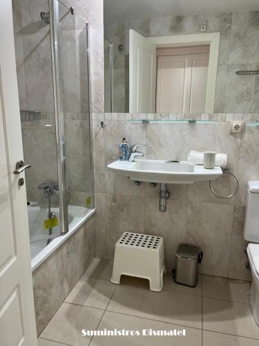 5 Estrellas Apartamento 4E con piscinas jardines pistas de pádel parque infantil etc