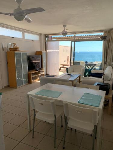 Casa Médano 30 with beautiful views of the surfing!