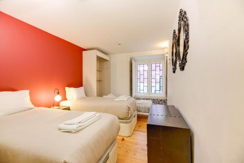 Chiado/Bairro Alto 2 bedroom apartment