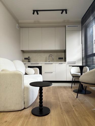 Gdańsk - Modern Studio City Center DOKI Living, Foodhall & Parking