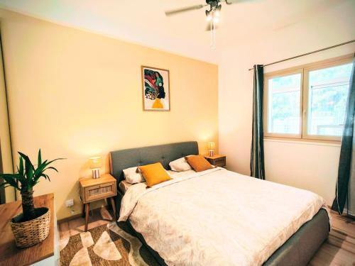 Modern Gem 200m from Beaches with Balcony, AC and Tram