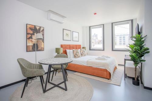 Liiiving in Porto - City Design Studios
