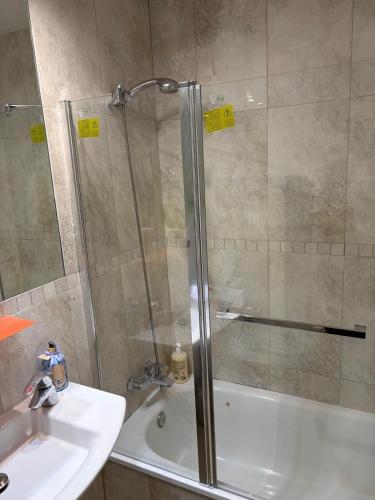 5 Estrellas Apartamento 2B con piscinas jardines pistas de pádel parque infantil etc