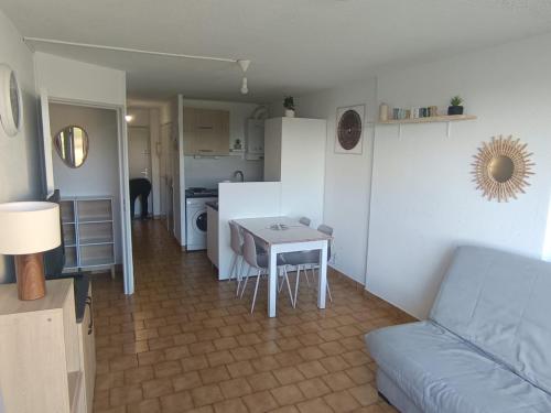 Panoramic 1, Bel appartement familiale avec piscine et parking