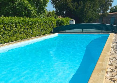 Piscina a Logis de l'oie o a prop