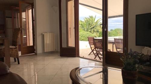 Villa with SEA VIEW, 1 km from the BEACH and CITY CENTER, BBQ, Tennis close by