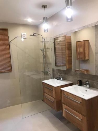 Villa with SEA VIEW, 1 km from the BEACH and CITY CENTER, BBQ, Tennis close by