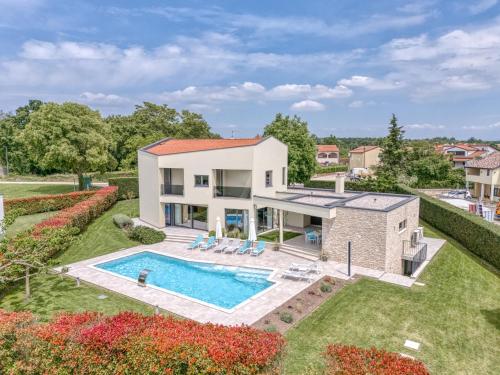 Villa Nada for 8 persons in Central Istria with 55 m2 pool, wellness & free bikes
