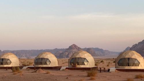 Wadi Rum Bubbles Luxury Camp